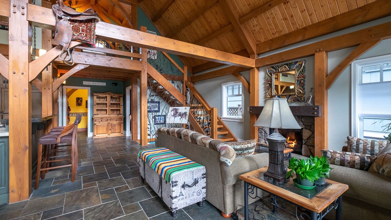 Photo of Livingroom in Cultus Lake