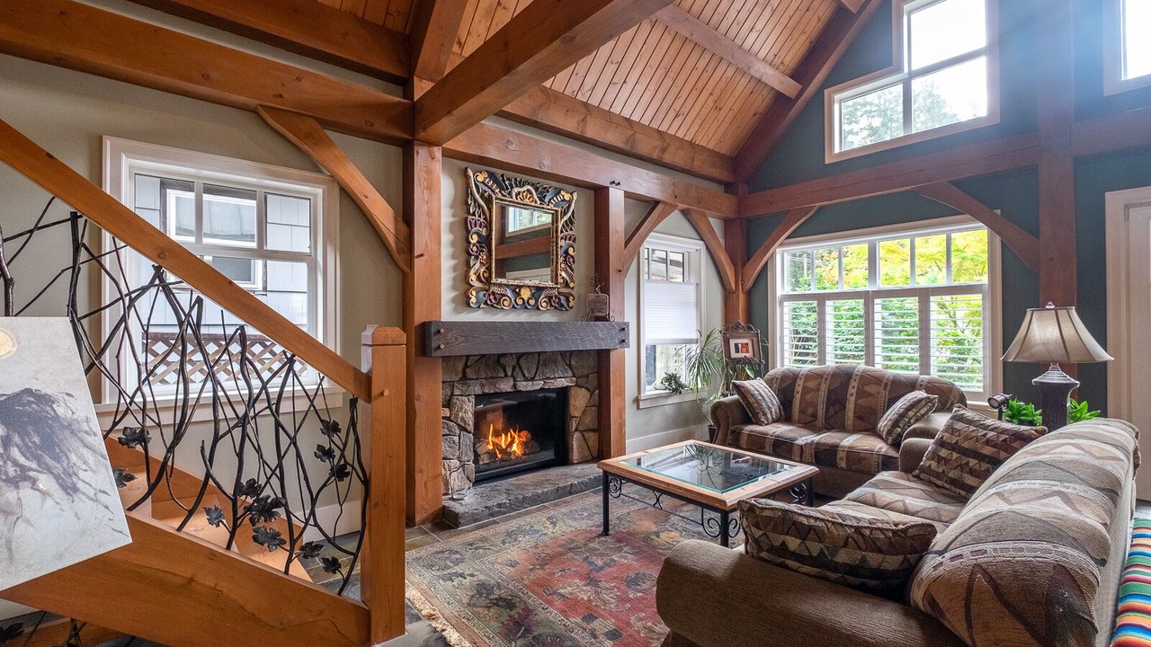 Photo of Livingroom in Cultus Lake