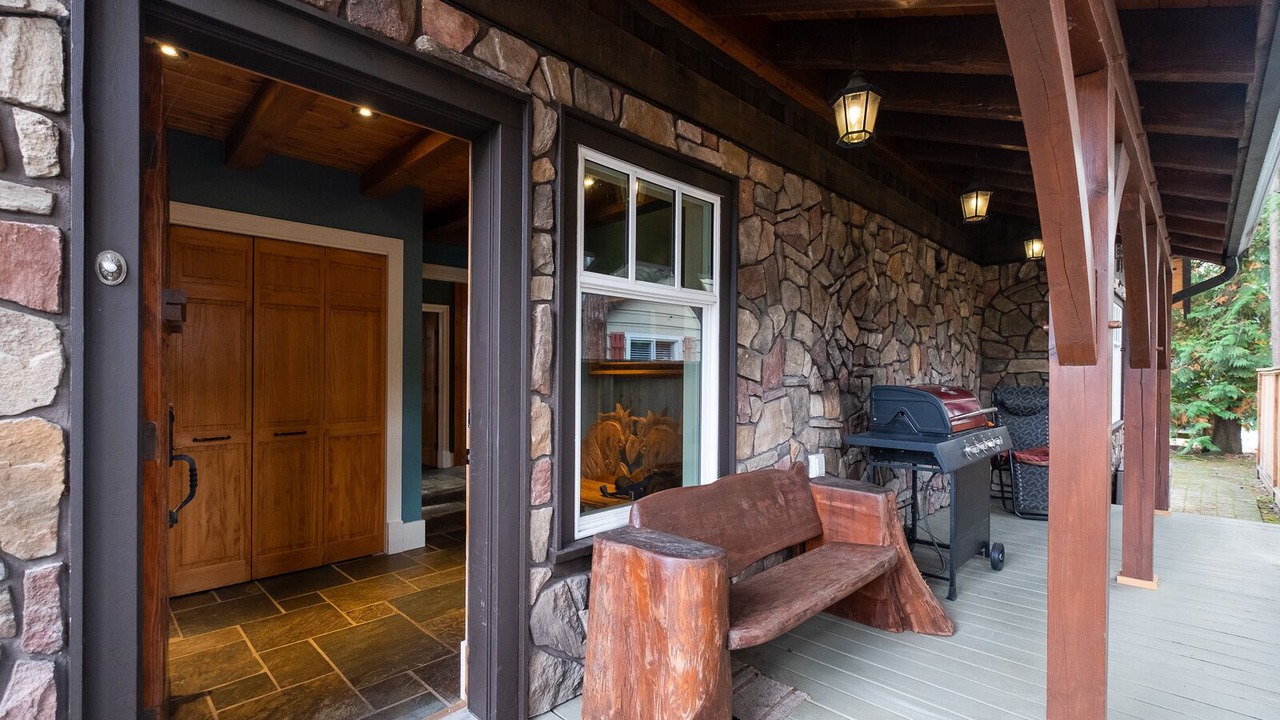 Photo of Patio Balcony in Cultus Lake