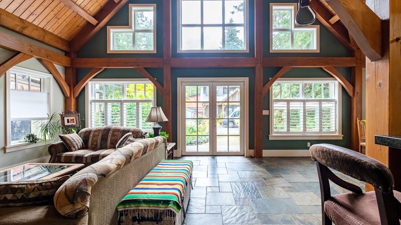 Photo of Livingroom in Cultus Lake