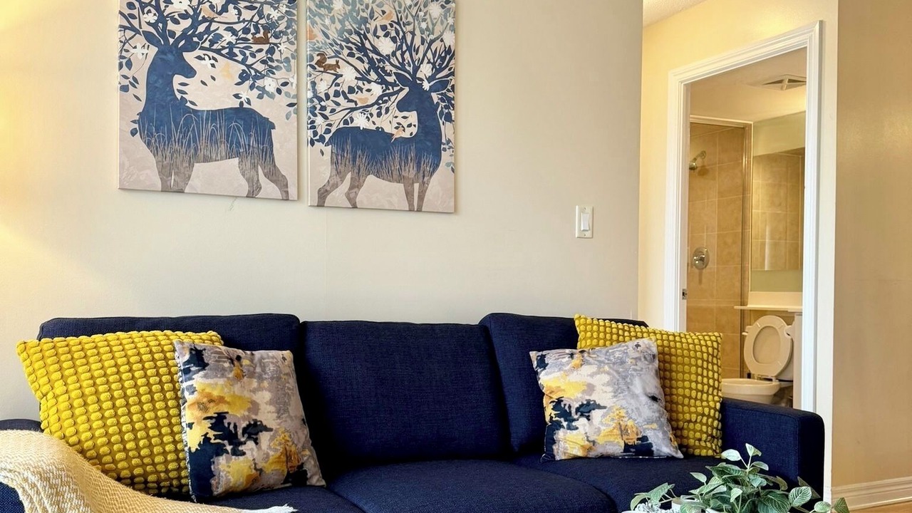 Photo of Livingroom in Fairview