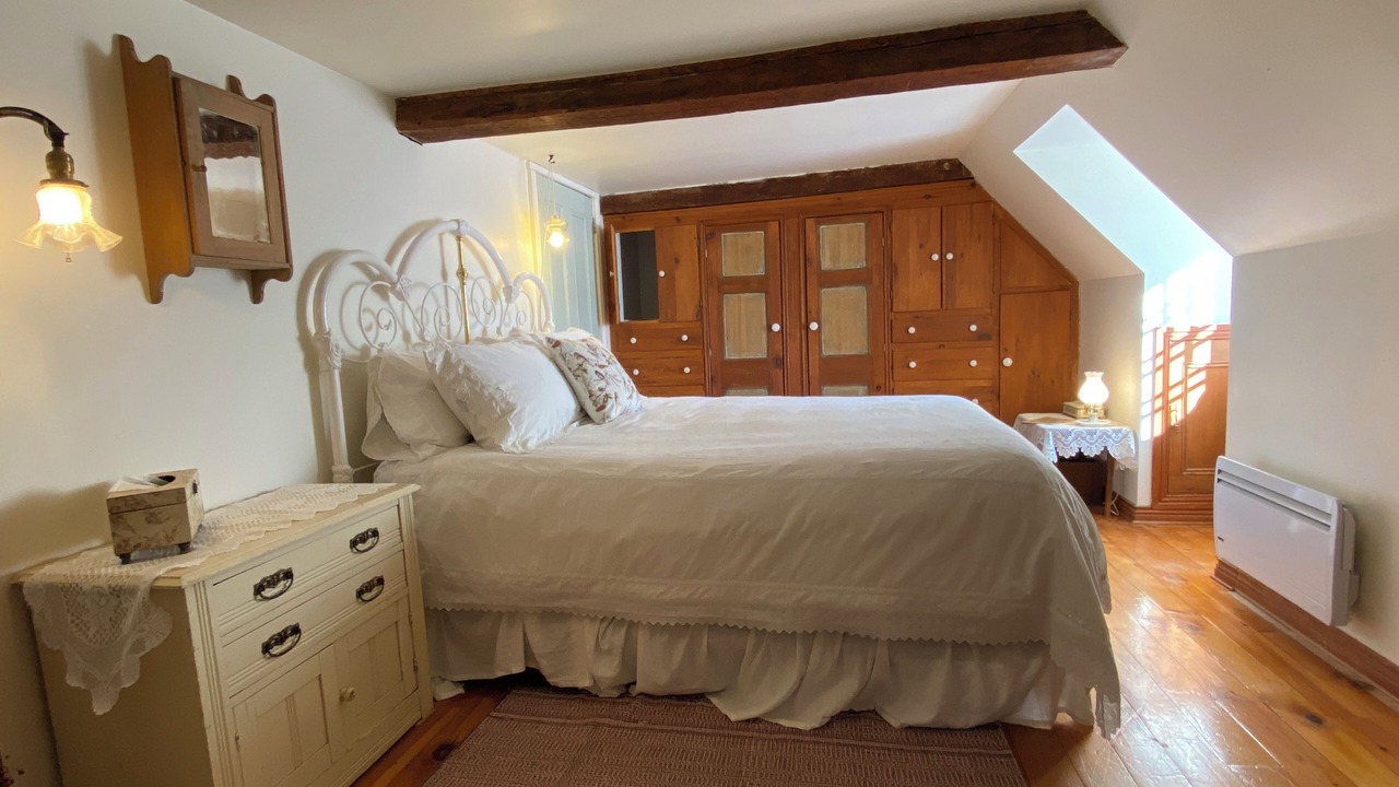 Photo of Bedroom in Saint-Jean-de-l'lle-d'Orleans