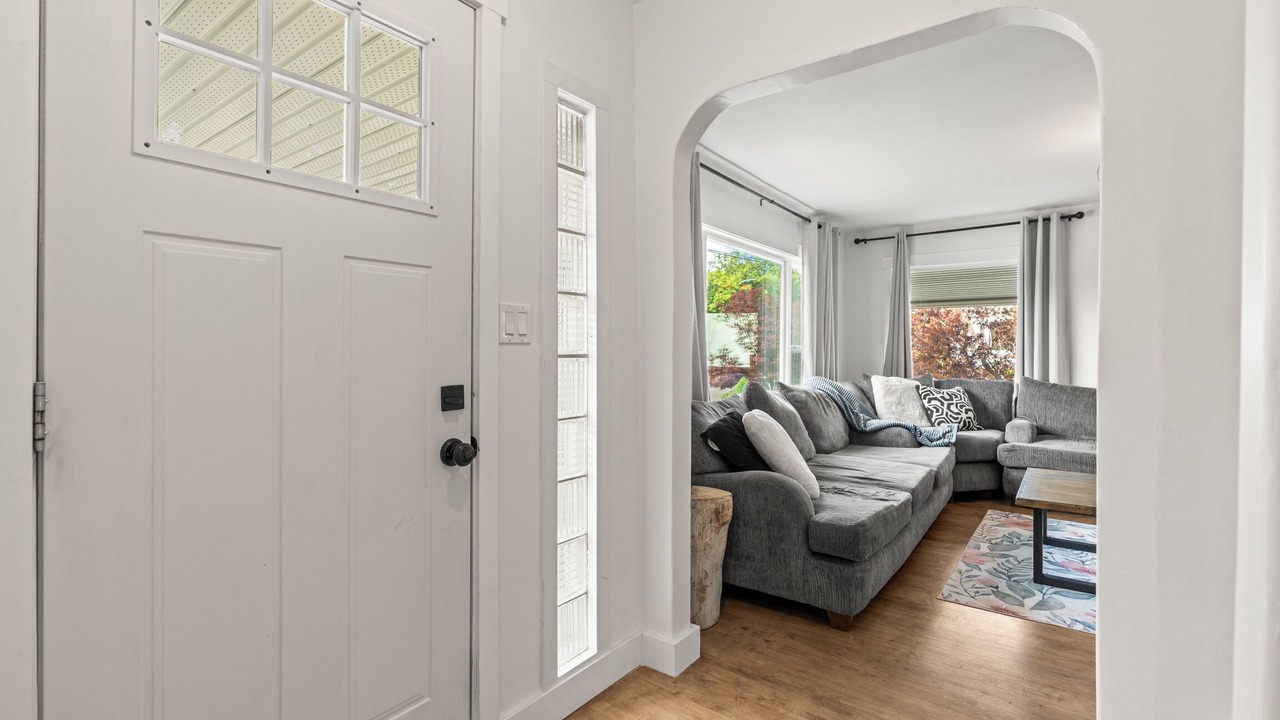 Photo of Livingroom in East Hill