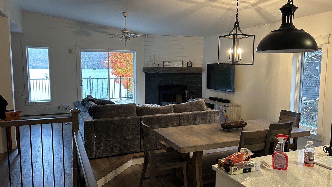 Photo of Livingroom in Val-des-Lacs