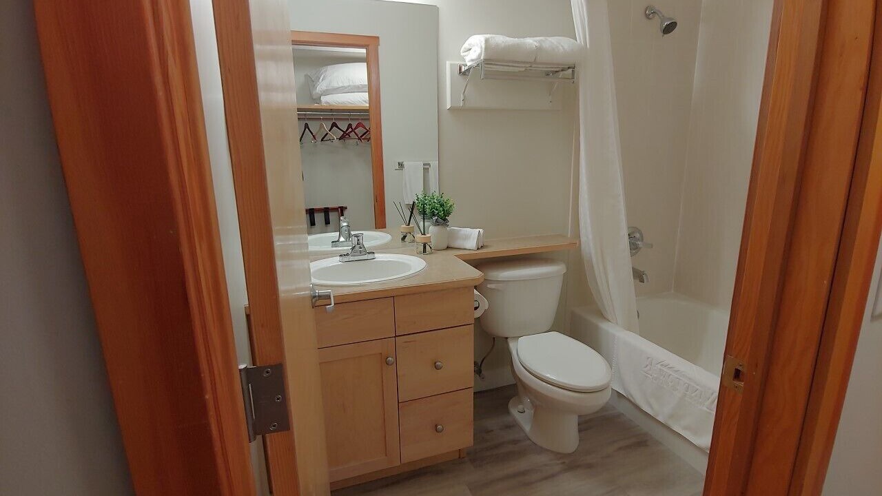Photo of Bathroom in Cougar Creek