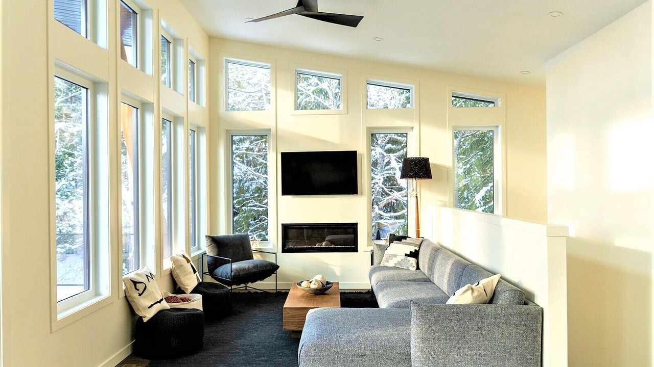 Photo of Livingroom in East Kootenay