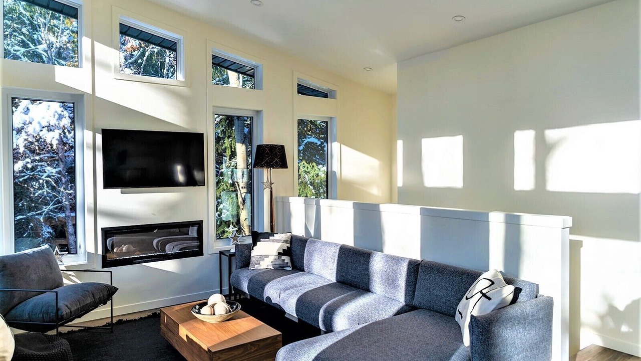 Photo of Livingroom in East Kootenay