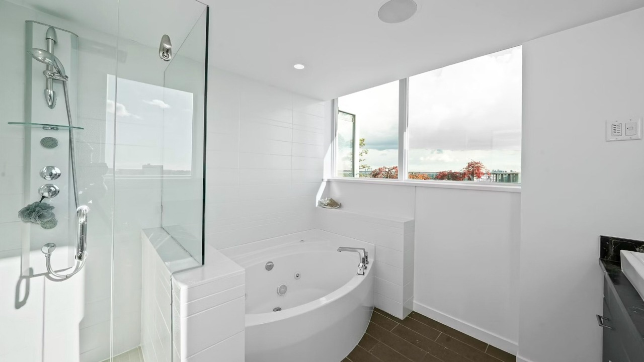Photo of Bathroom in Crosstown