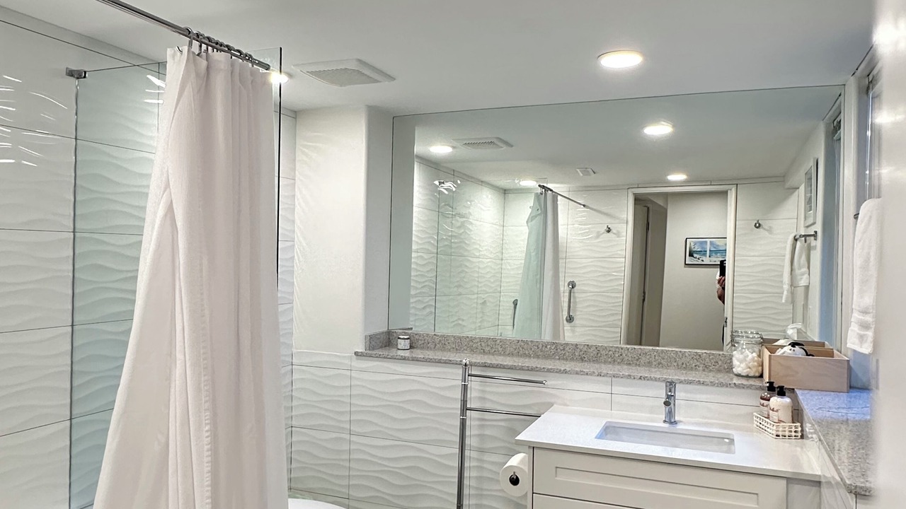 Photo of Bathroom in White Rock