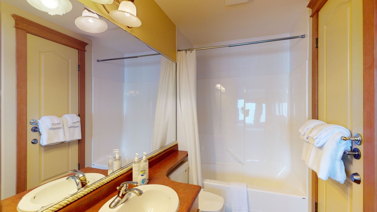 Photo of Bathroom in Big White Ski Resort