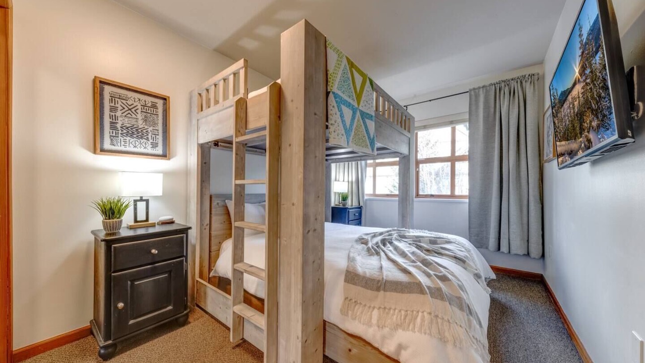 Photo of Bedroom in Whistler Cay Heights