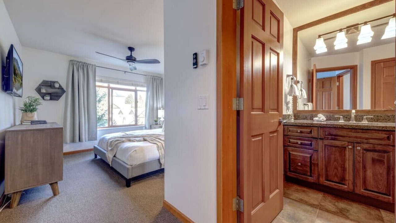 Photo of Bedroom in Whistler Cay Heights