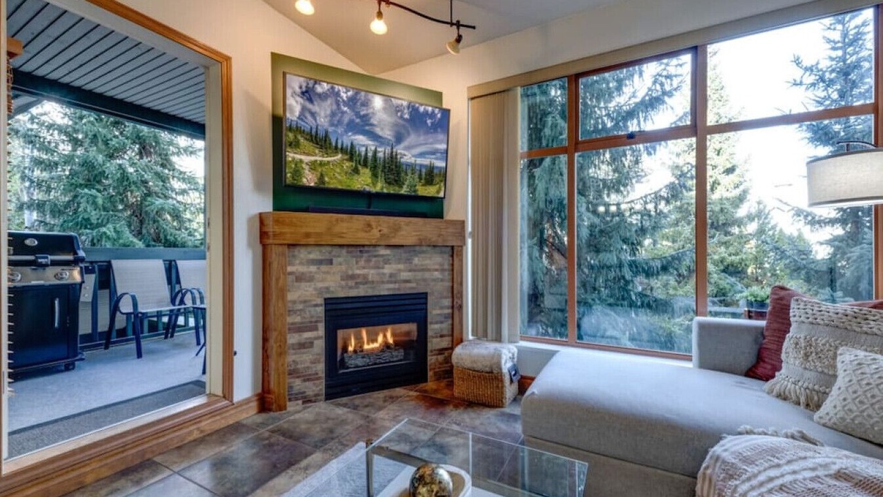 Photo of Livingroom in Whistler Cay Heights