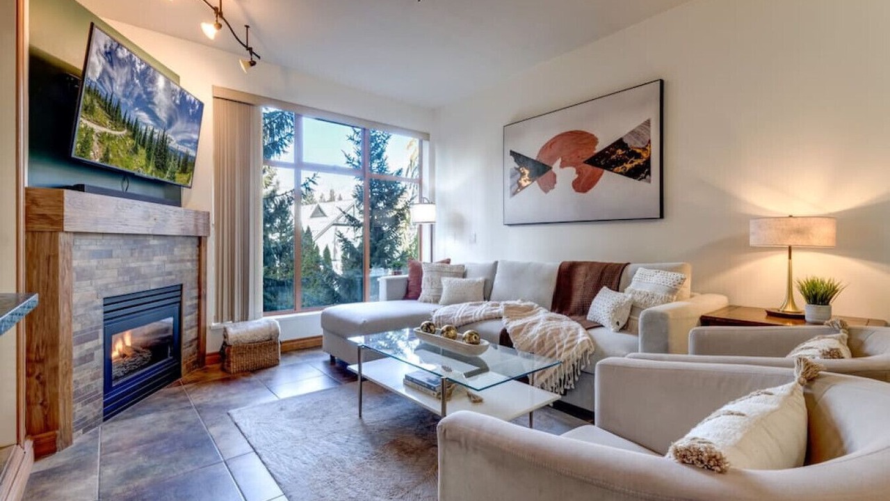 Photo of Livingroom in Whistler Cay Heights