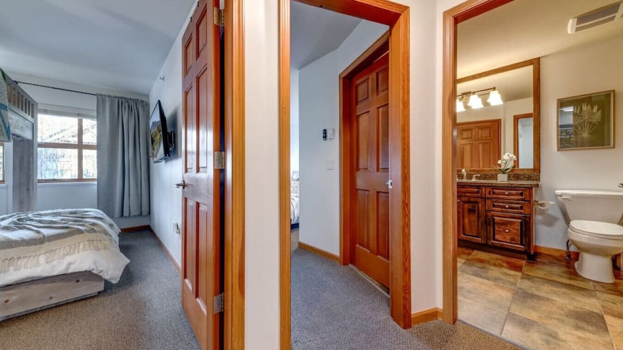 Photo of Bedroom in Whistler Cay Heights