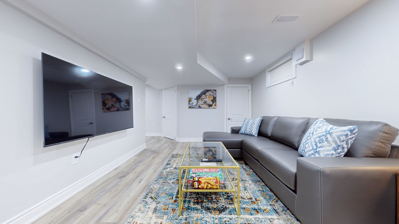 Photo of Bedroom in Clarkson-Lorne Park