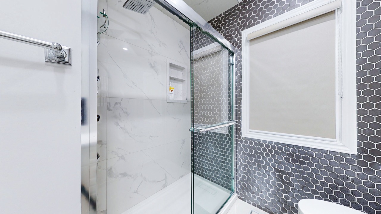 Photo of Bathroom in Clarkson-Lorne Park