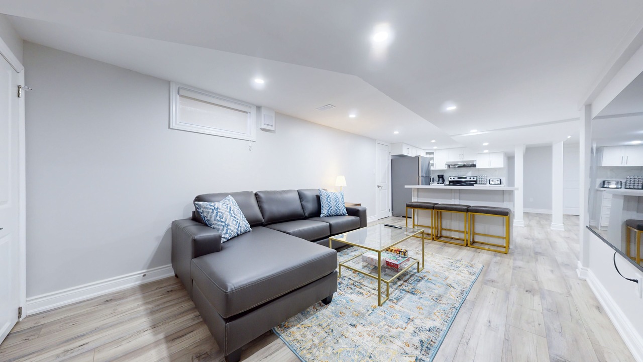 Photo of Bedroom in Clarkson-Lorne Park