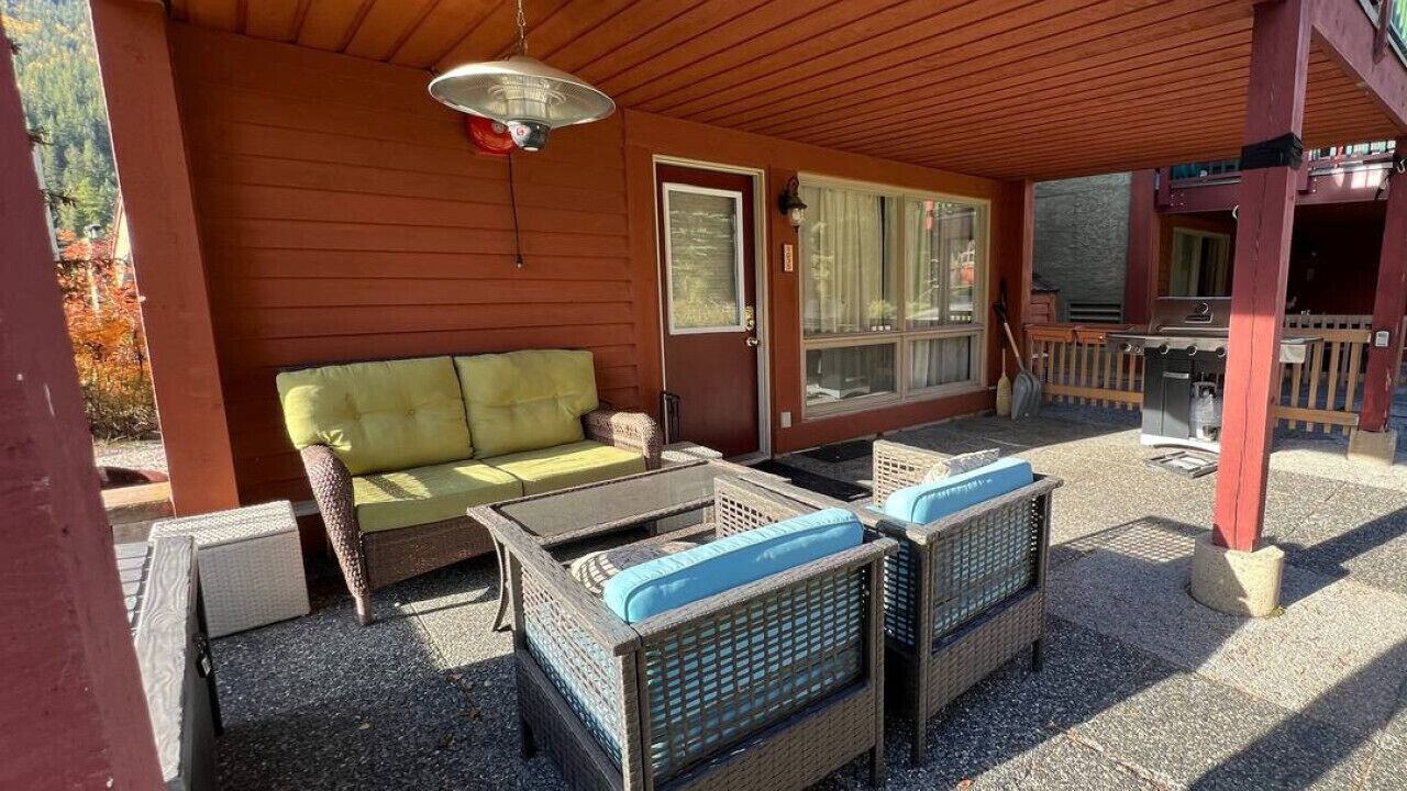 Photo of Patio Balcony in East Kootenay