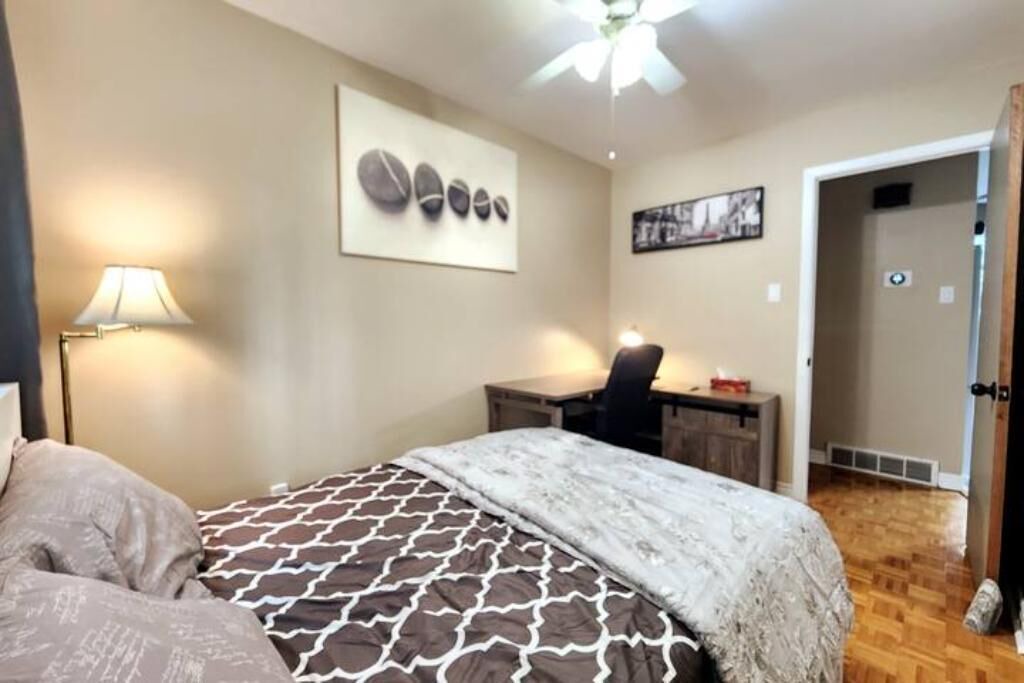 Photo of Bedroom in Longueuil