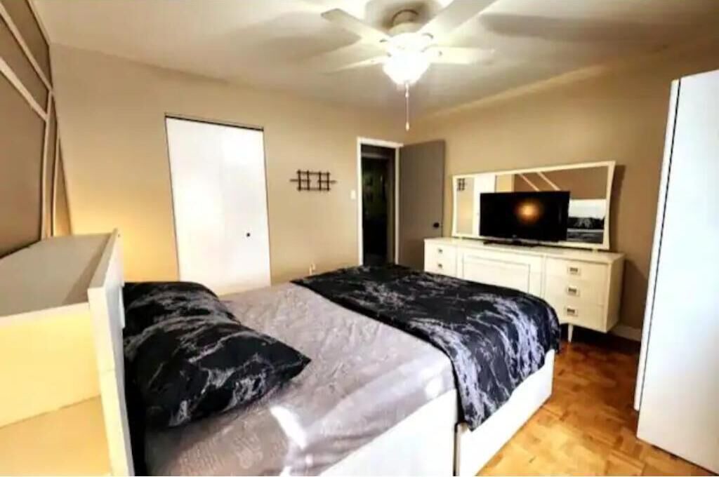 Photo of Bedroom in Longueuil