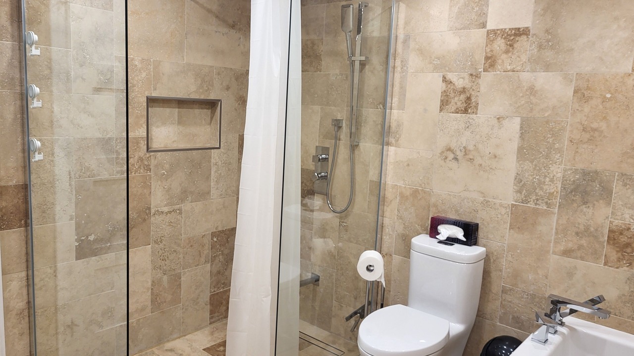 Photo of Bathroom in Saint-Redempteur