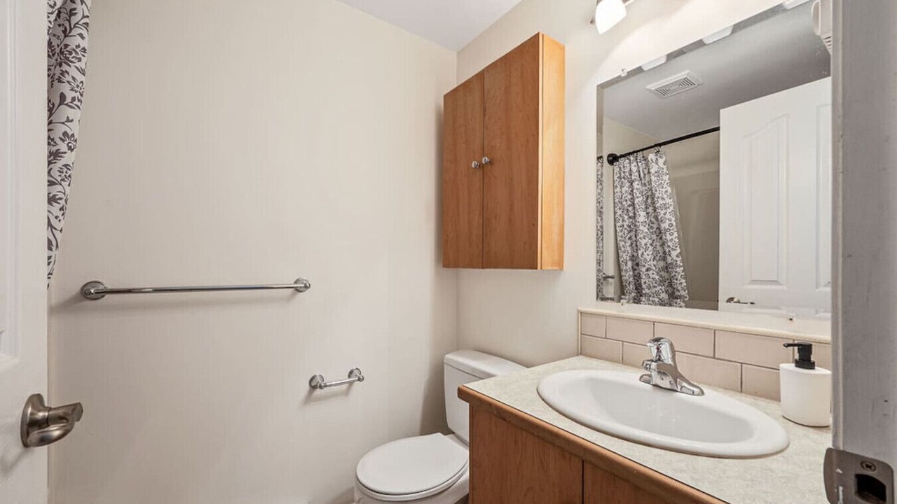 Photo of Bathroom in Hillside - Quadra - Downtown Blanshard