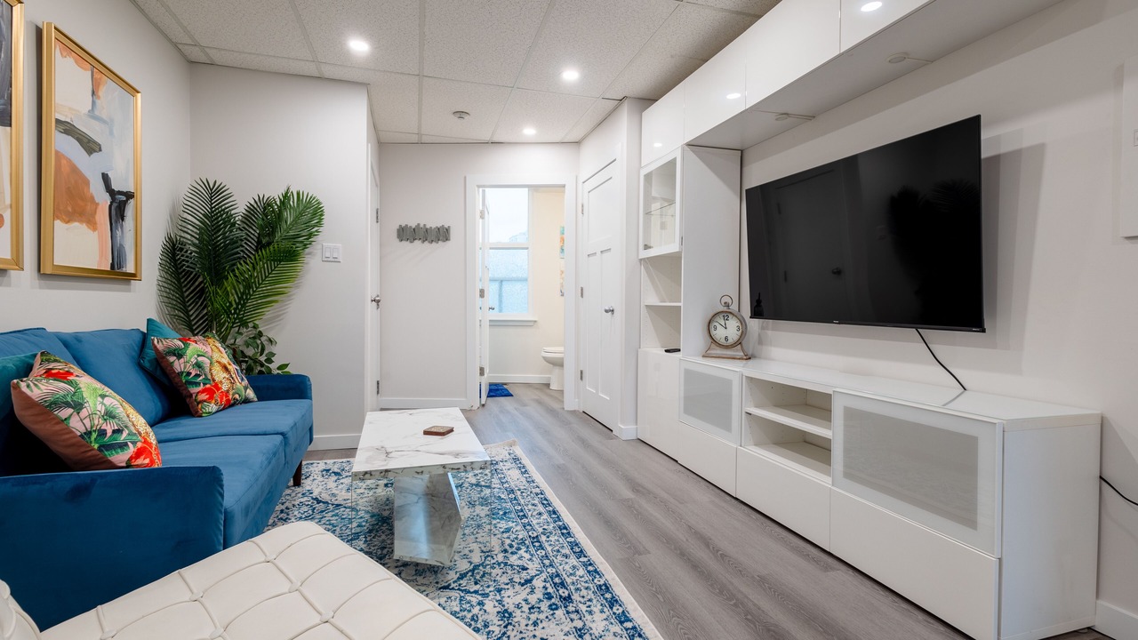 Photo of Livingroom in Downtown London