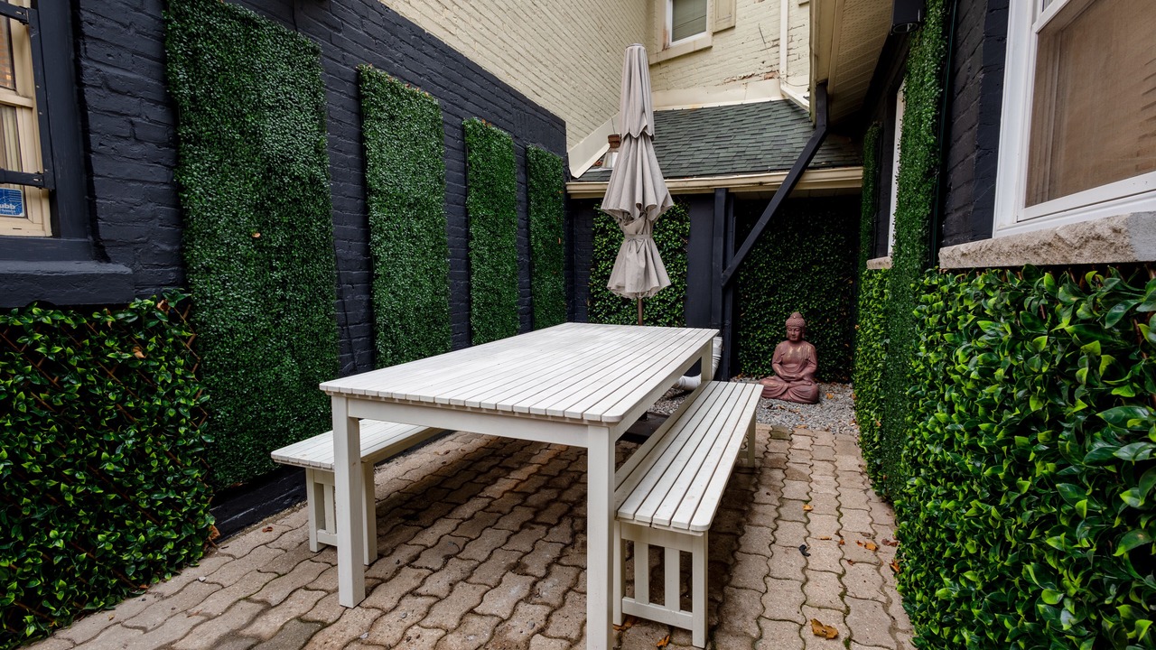 Photo of Outdoor in Downtown London