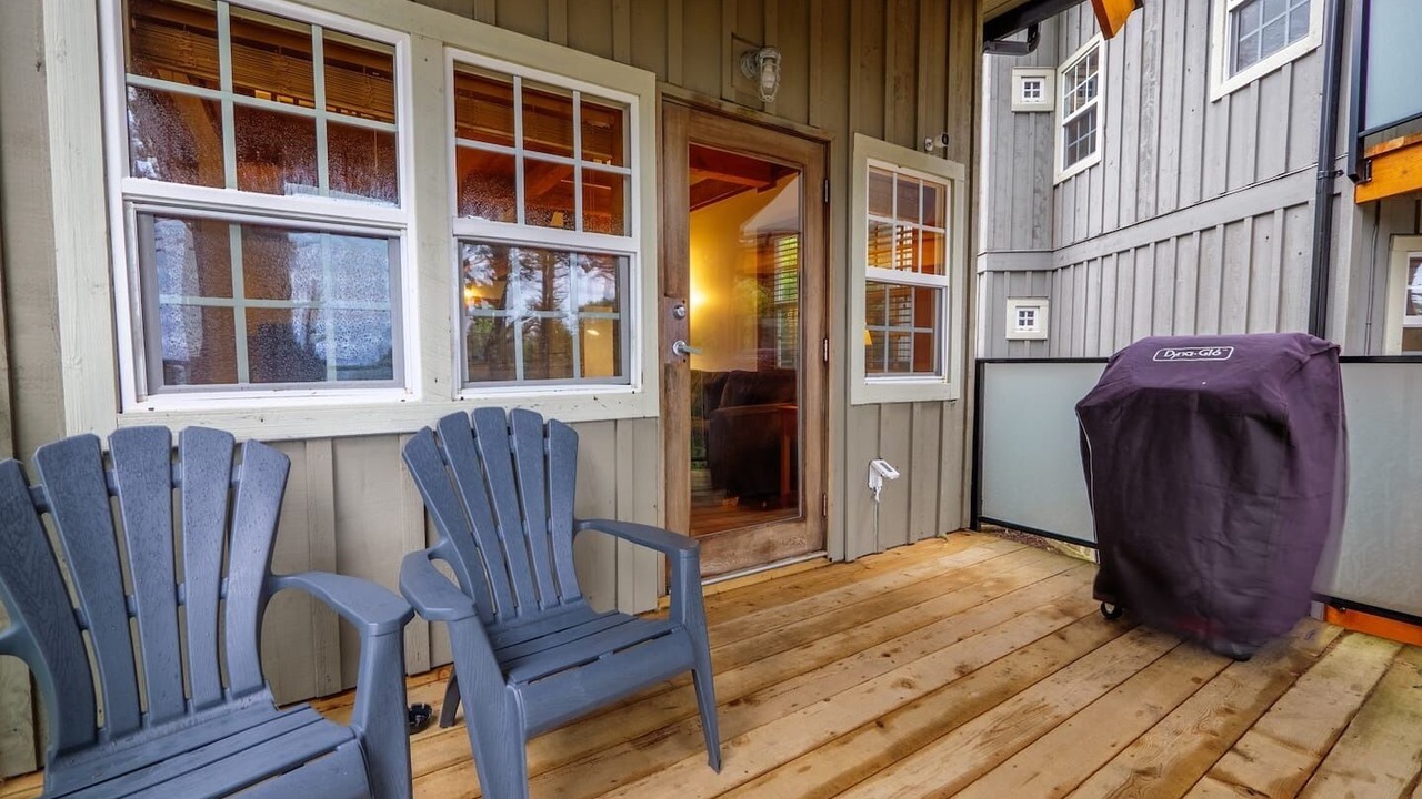 Photo of Patio Balcony in Ucluelet