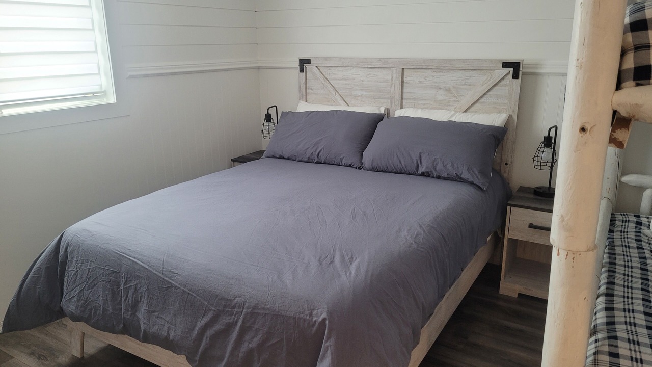 Photo of Bedroom in Okanagan-Similkameen