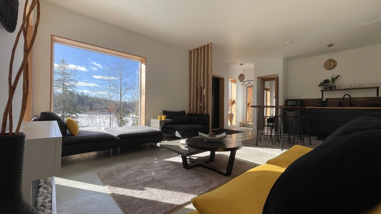 Photo of Livingroom in Les Collines-de-l'Outaouais Regional County Municipality