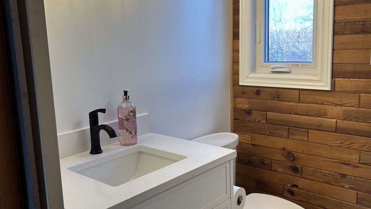 Photo of Bathroom in Saint Ambroise