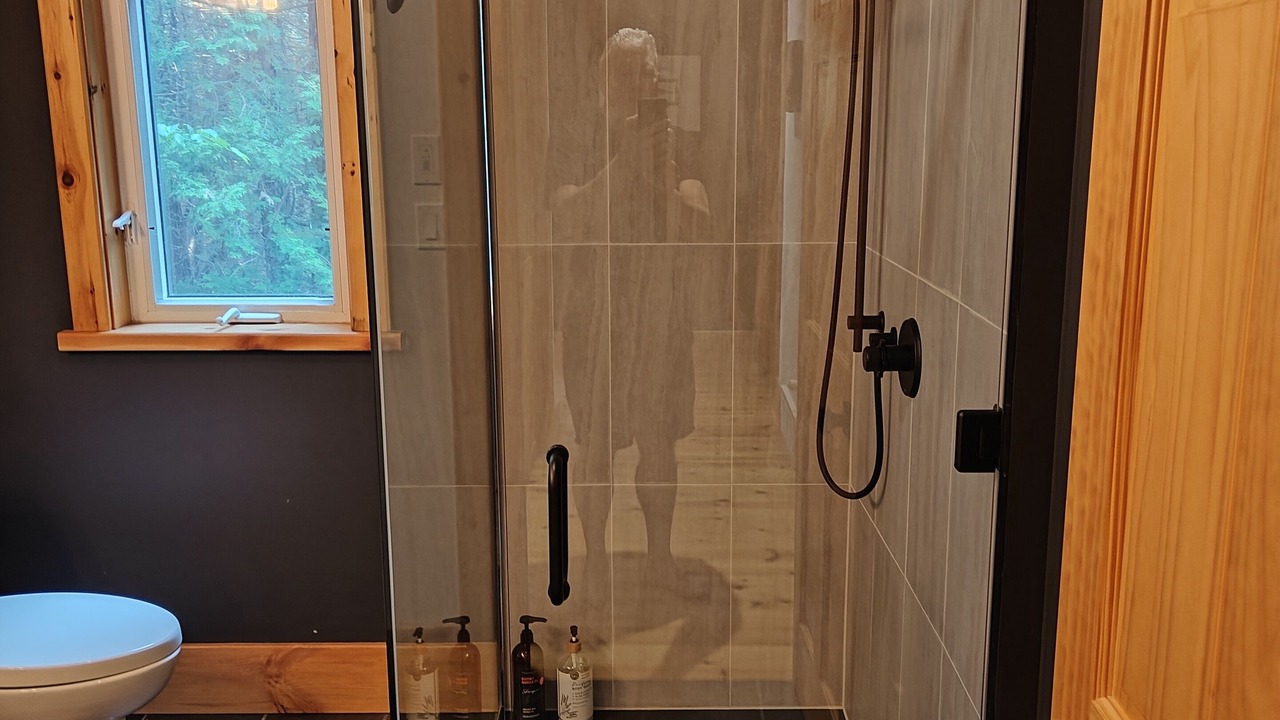 Photo of Bathroom in Tobermory