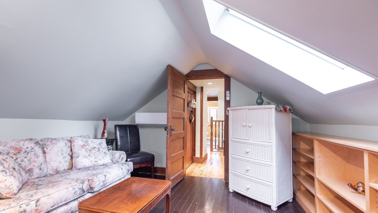 Photo of Livingroom in Shawnigan Lake