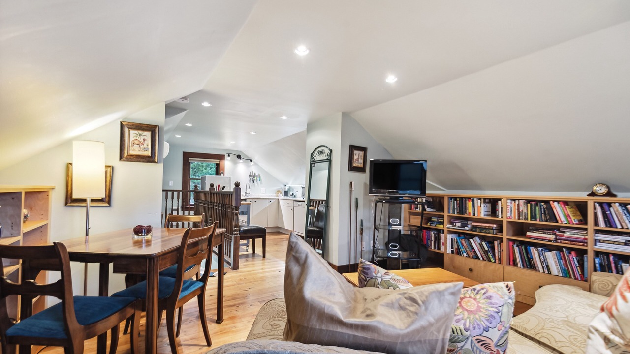 Photo of Livingroom in Shawnigan Lake