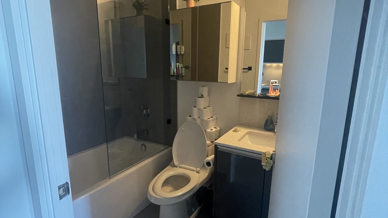 Photo of Bathroom in Little Portugal
