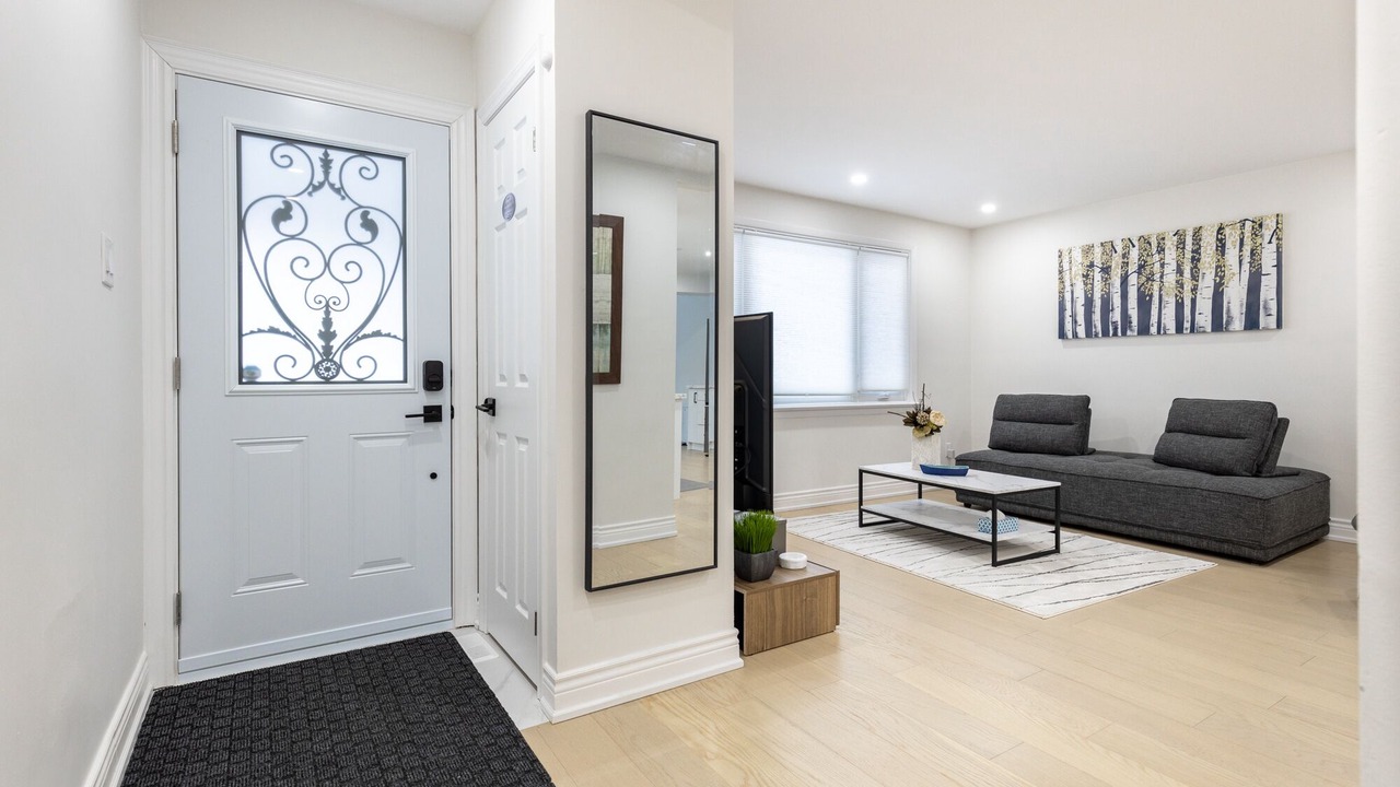 Photo of Livingroom in Richmond Hill