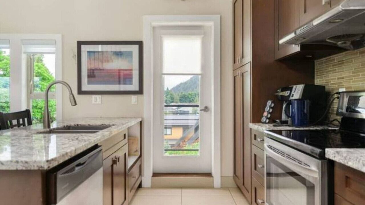 Photo of Kitchen in Harrison Hot Springs