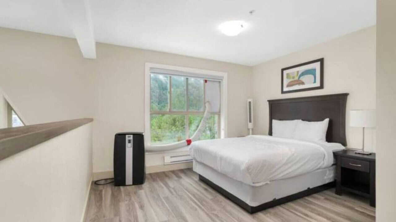 Photo of Bedroom in Harrison Hot Springs