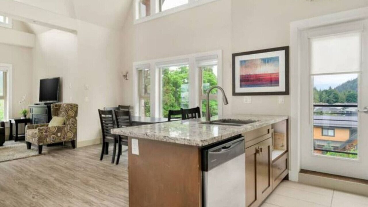 Photo of Kitchen in Harrison Hot Springs