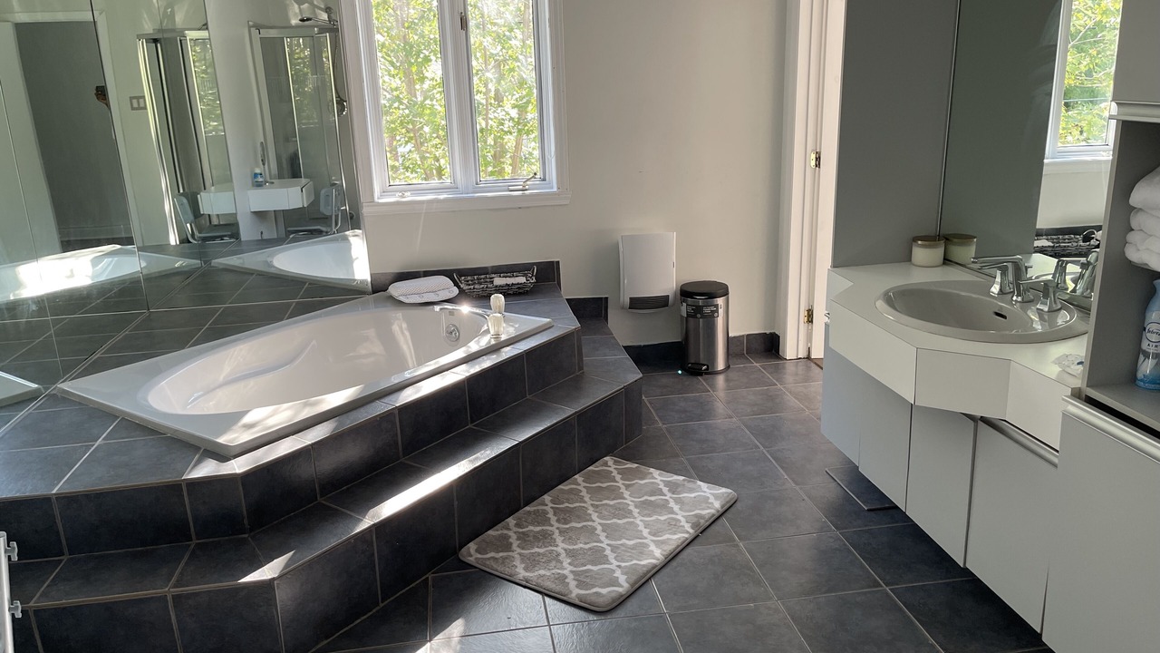 Photo of Bathroom in Fabreville