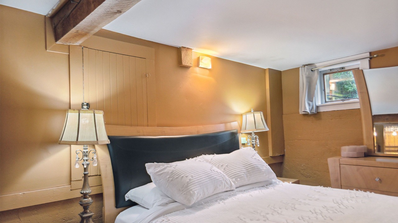 Photo of Bedroom in Shawnigan Lake