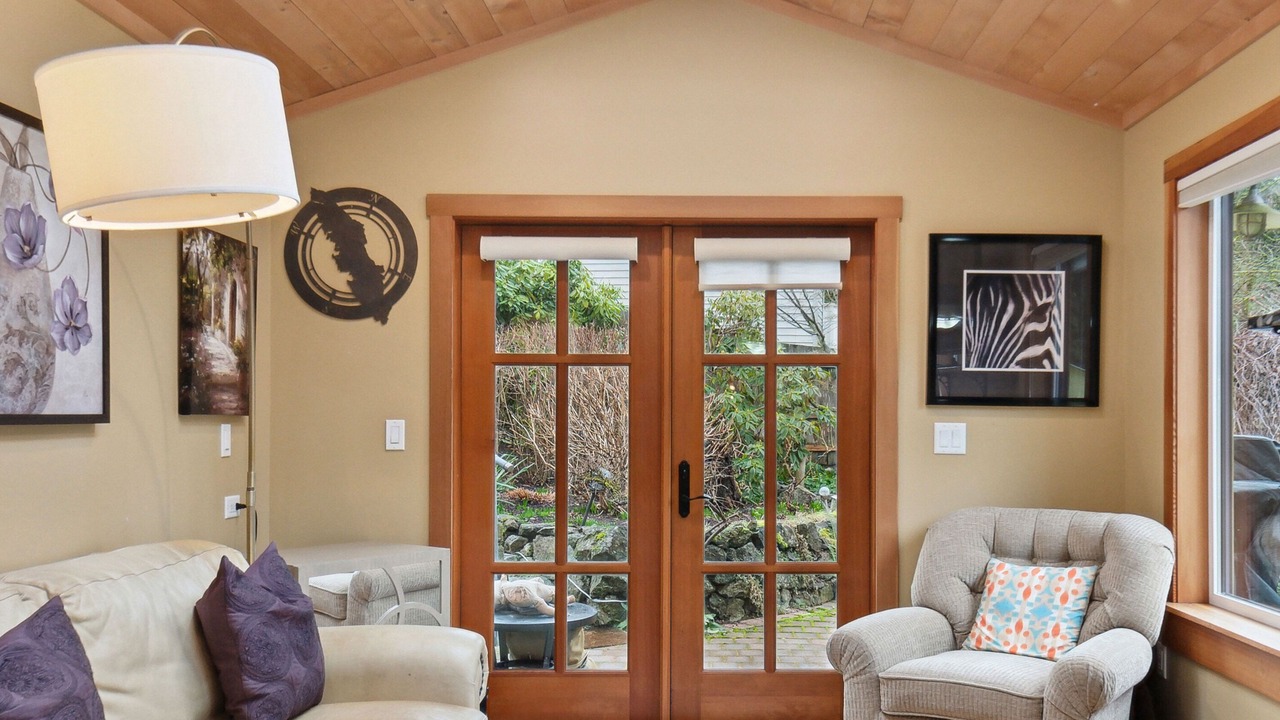 Photo of Livingroom in Shawnigan Lake