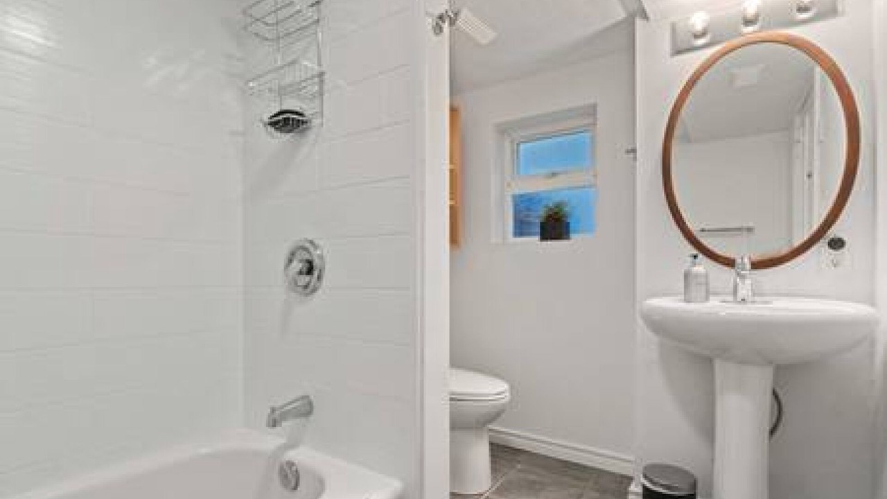Photo of Bathroom in Upper Lonsdale