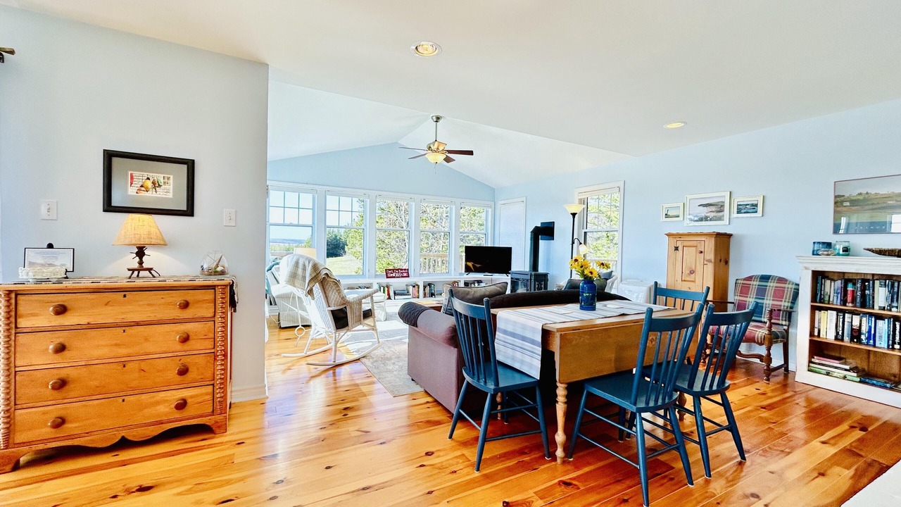 Photo of Livingroom in Clinton