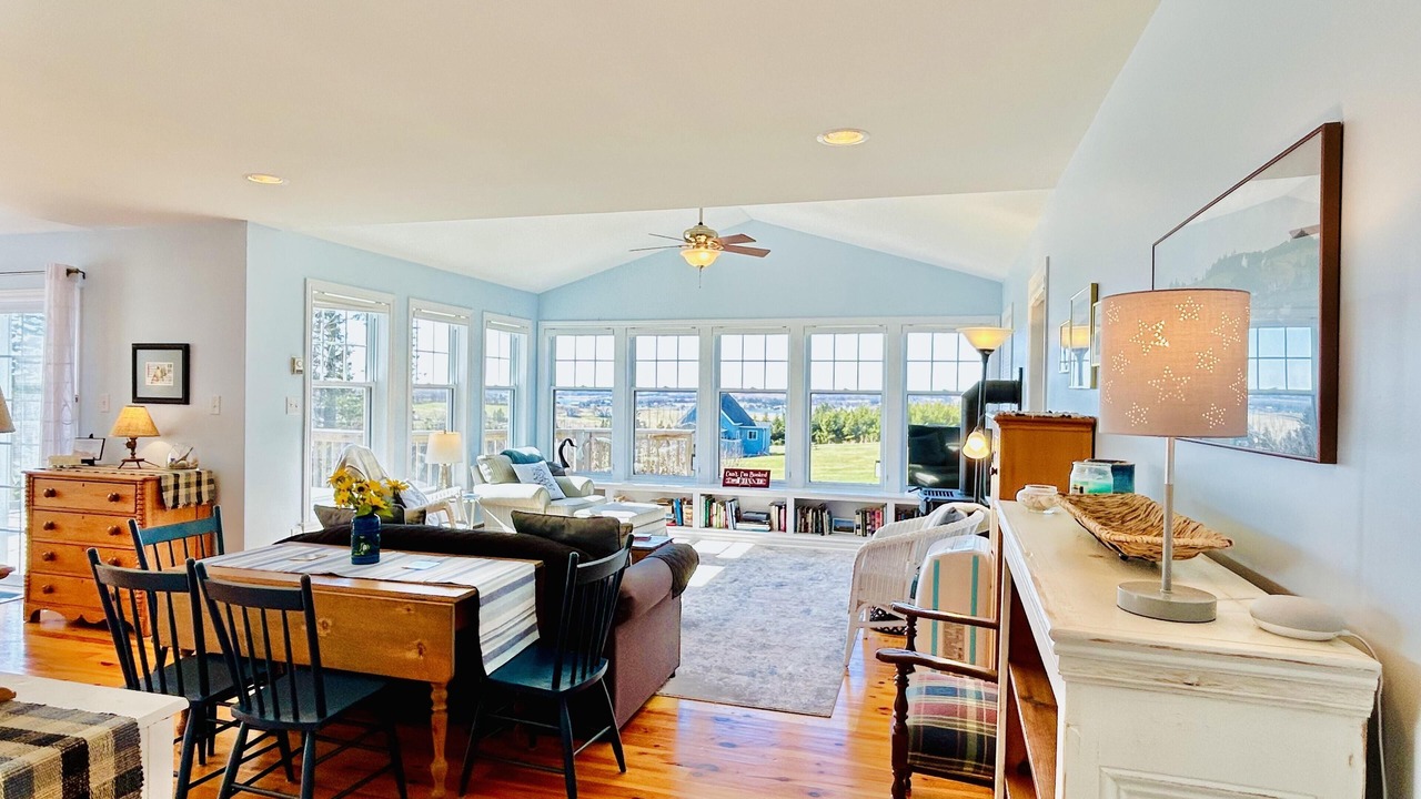 Photo of Livingroom in Clinton