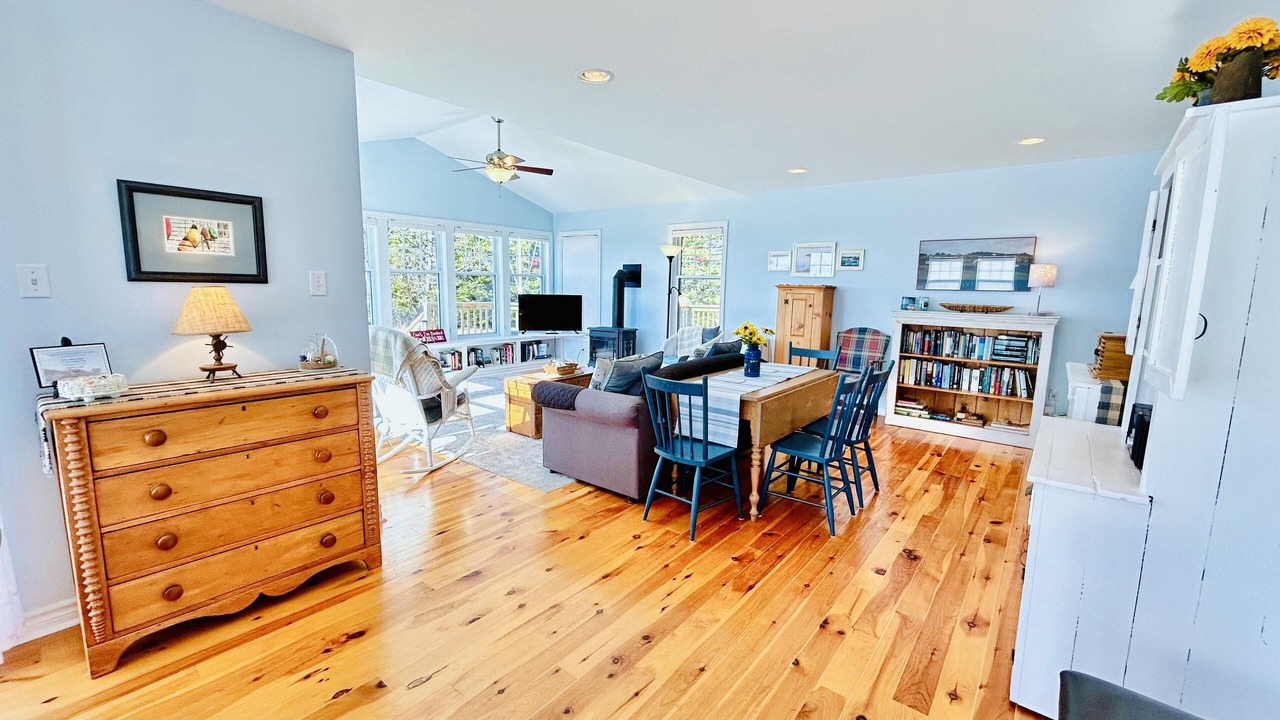 Photo of Livingroom in Clinton