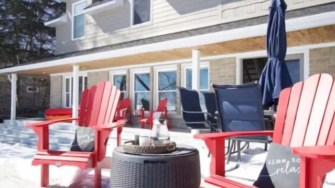 Photo of Patio Balcony in Big Bay Point