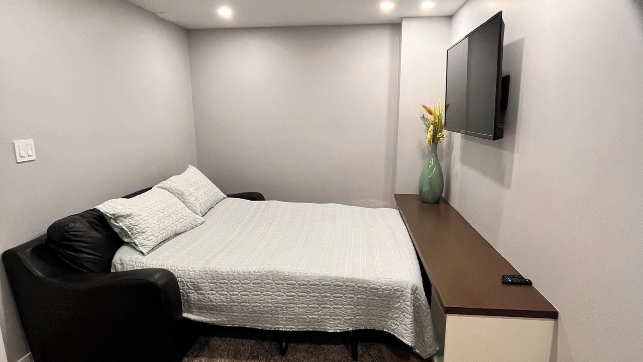 Photo of Bedroom in Bowmanville
